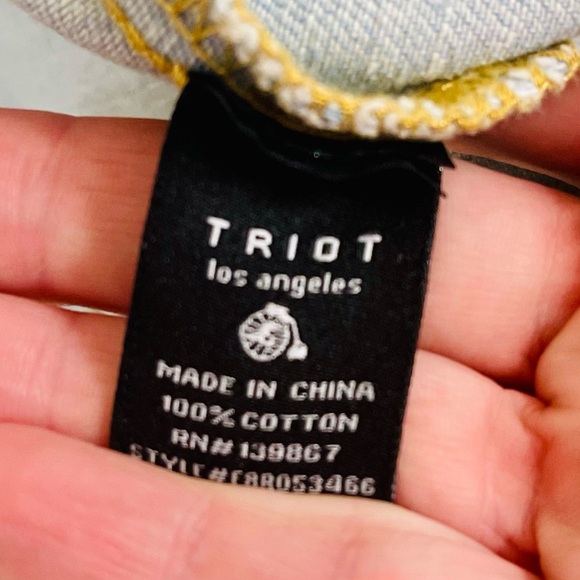 Vintage Light-wash TRIOT Denim Jacket Medium - Picture 4 of 7